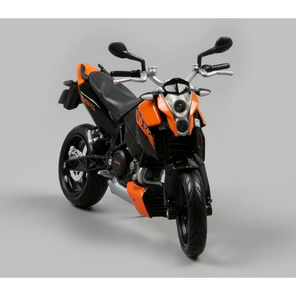 https://jmart.kz/images/detailed/4312/igrusecnyj-transport-maisto-ktm-690-duke-metall-cernyj-105095922-1.jpg