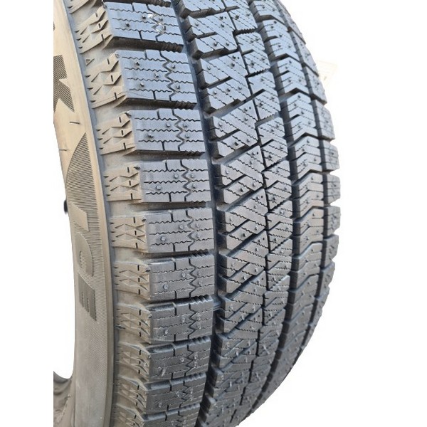 https://jmart.kz/images/detailed/4905/bridgestone-blizzak-ice-195-55-r15-85-515-kg-s-180-km-c-bez-sipov-106567873-4.jpg