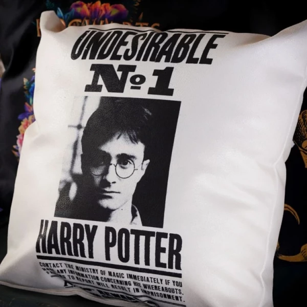 https://jmart.kz/images/detailed/5863/harry-potter-dekorativnaa-poduska-undesirable-1-harry-potter-40-40sm-106721848-2.webp